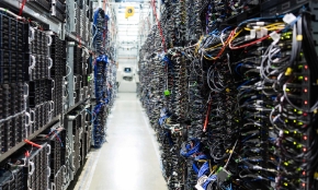 Các hệ thống trí tuệ nhân tạo (AI) có thể chiếm gần một nửa lượng điện tiêu thụ bởi các trung tâm dữ liệu vào cuối năm nay. Ảnh minh họa