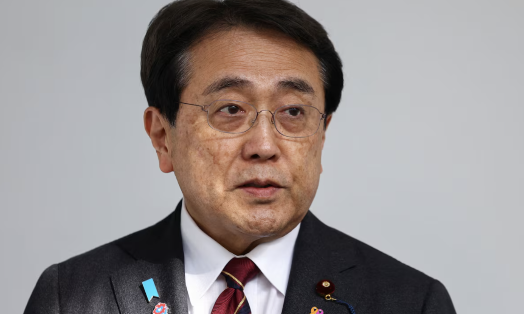 Bộ trưởng phụ trách vấn đề phục hồi kinh tế Nhật Bản Ryosei Akazawa - Ảnh: Reuters.
