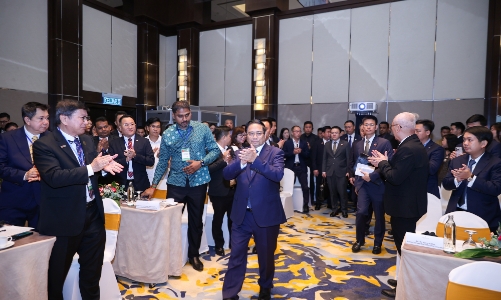 Thủ tướng kêu gọi doanh nghiệp Malaysia tiếp tục mở rộng đầu tư và gắn bó với Việt Nam 