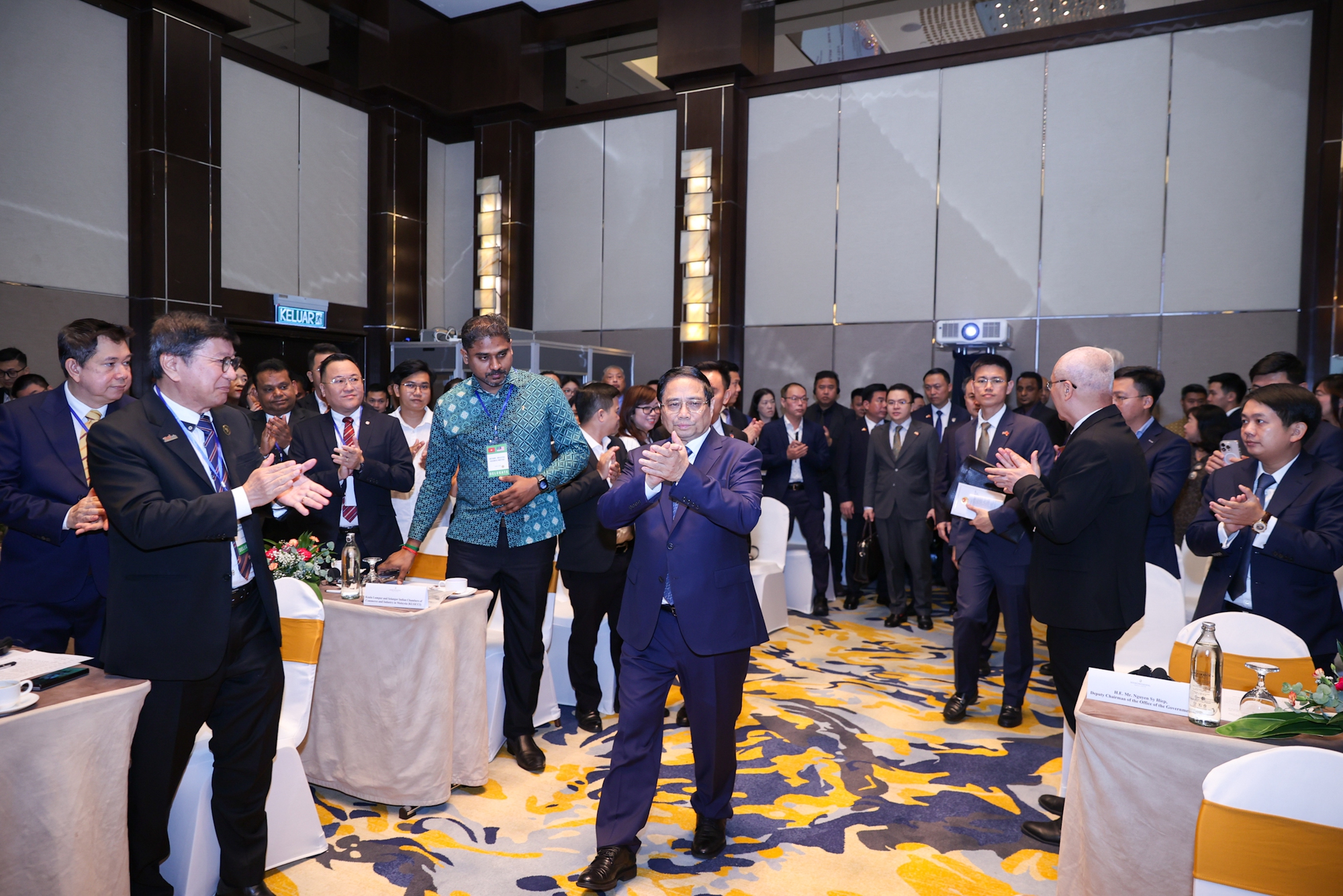 Thủ tướng Phạm Minh Chính dự Chương trình "Gặp gỡ doanh nghiệp Việt Nam - Malaysia" - Ảnh: VGP