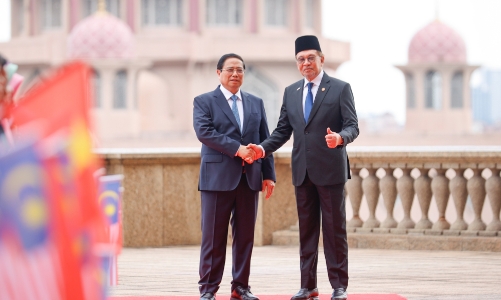 Thủ tướng Anwar Ibrahim chủ trì lễ đón Thủ tướng Phạm Minh Chính thăm chính thức Malaysia