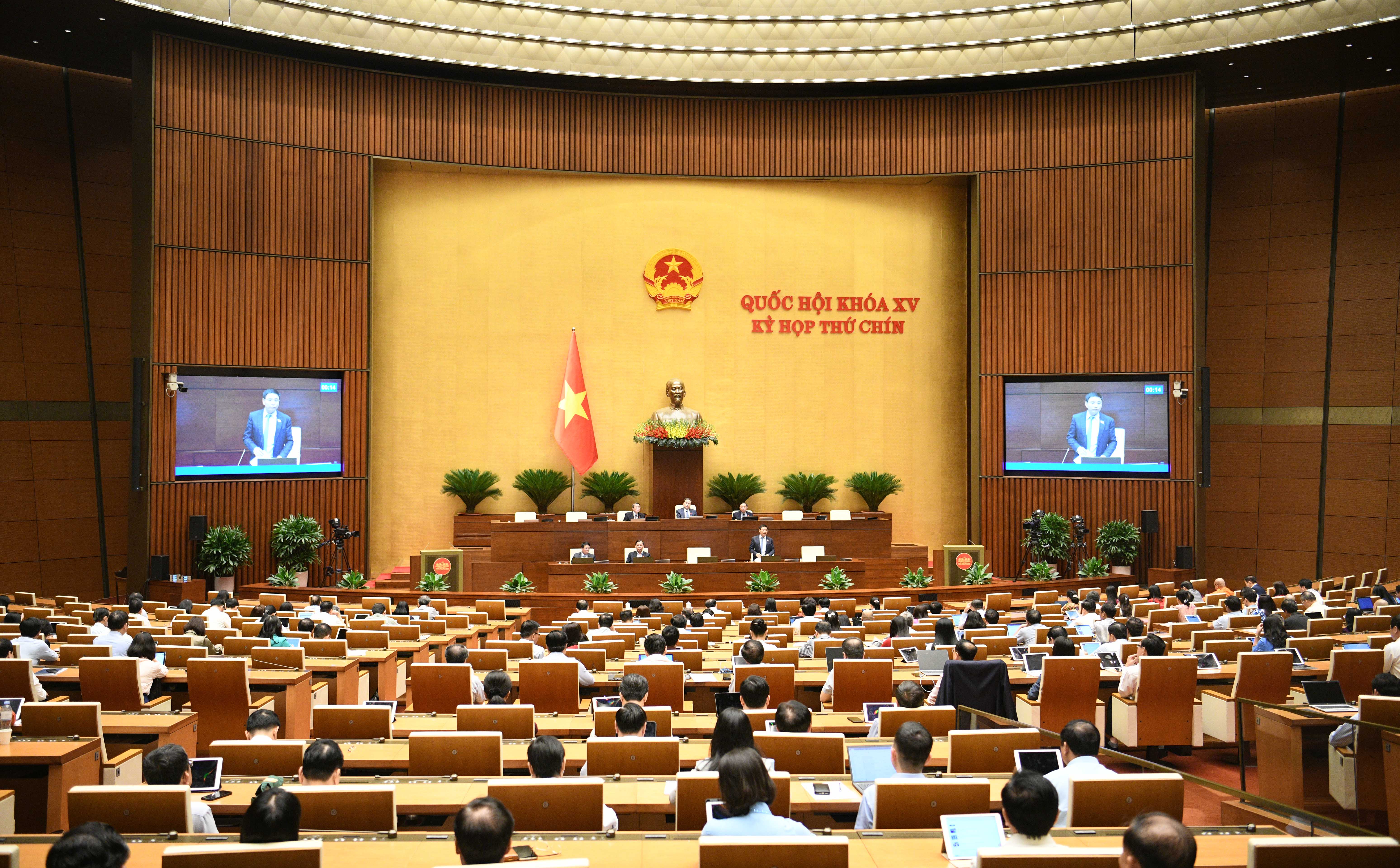 To&agrave;n cảnh phi&ecirc;n thảo luận của Quốc hội tại hội trường ng&agrave;y 26/5.
