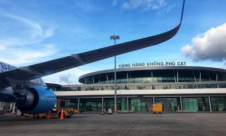 Sân bay Phù Cát (Bình Định) hiện đã xuống cấp, sức chịu tải thấp và hiện chỉ bảo đảm khai thác máy bay tầm trung A320/321 và tương đương. Ảnh: Nhật Quang