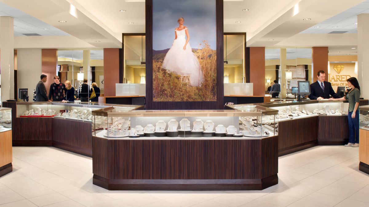 Signet Jewelers vừa báo cáo thu nhập cuối năm đáng thất vọng.