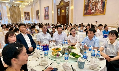 Toàn cảnh tiệc liên hoan. Ảnh Thanh Huê