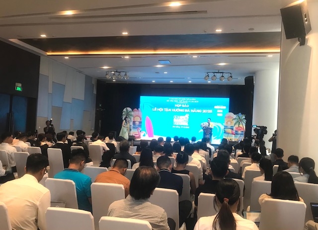 Quang cảnh họp b&aacute;o. Ảnh Ng&ocirc; Anh Văn