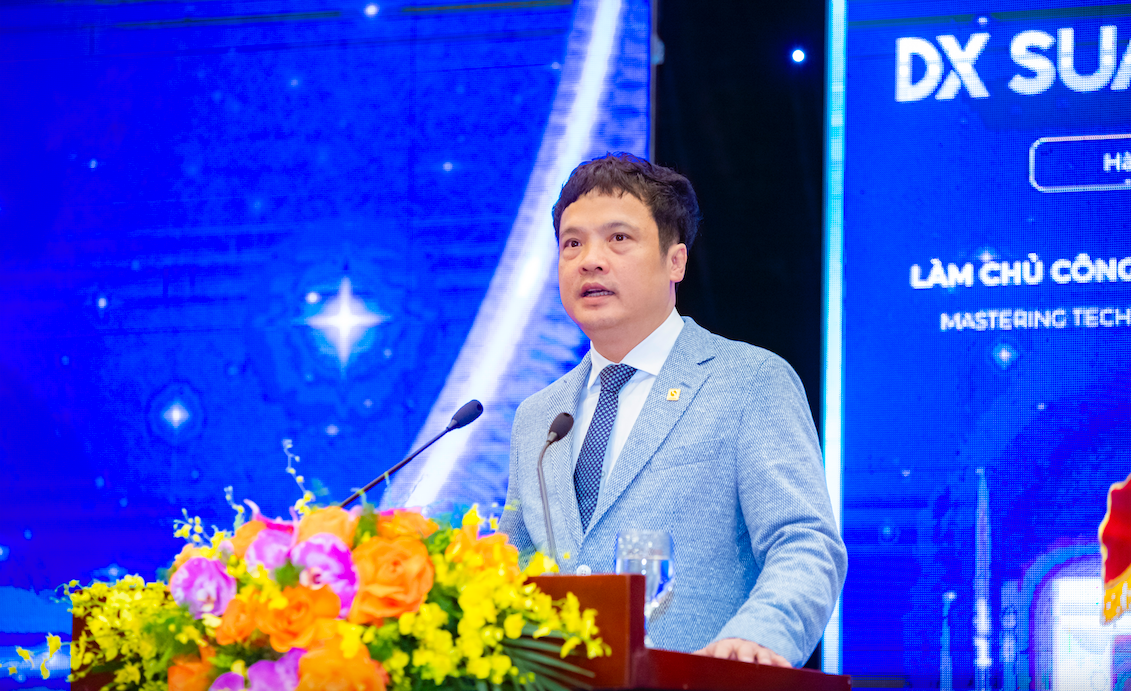 &Ocirc;ng Nguyễn Văn Khoa, Chủ tịch VINASA, ph&aacute;t biểu tại&nbsp;Vietnam &ndash; Asia DX Summit 2025.