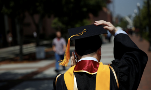 Khủng hoảng nợ sinh viên ở Mỹ