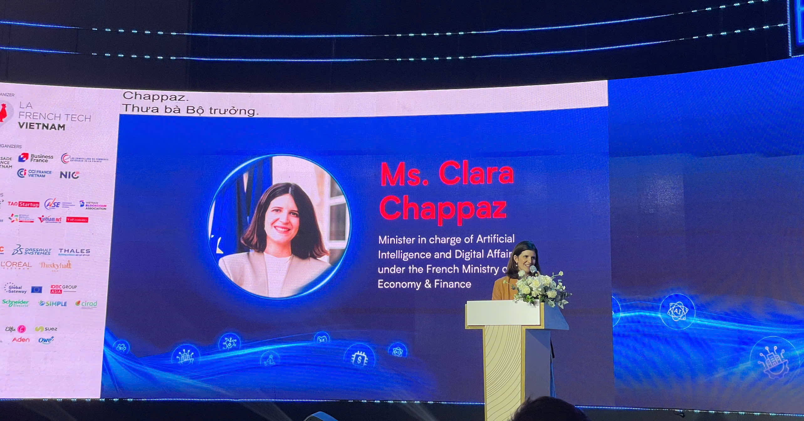 Bà Clara Chappaz, Bộ trưởng Bộ Chuyển đổi số và Viễn thông Pháp, phát biểu tại Hội nghị Thượng đỉnh French Tech Việt Nam 2025. Ảnh: Như Quỳnh