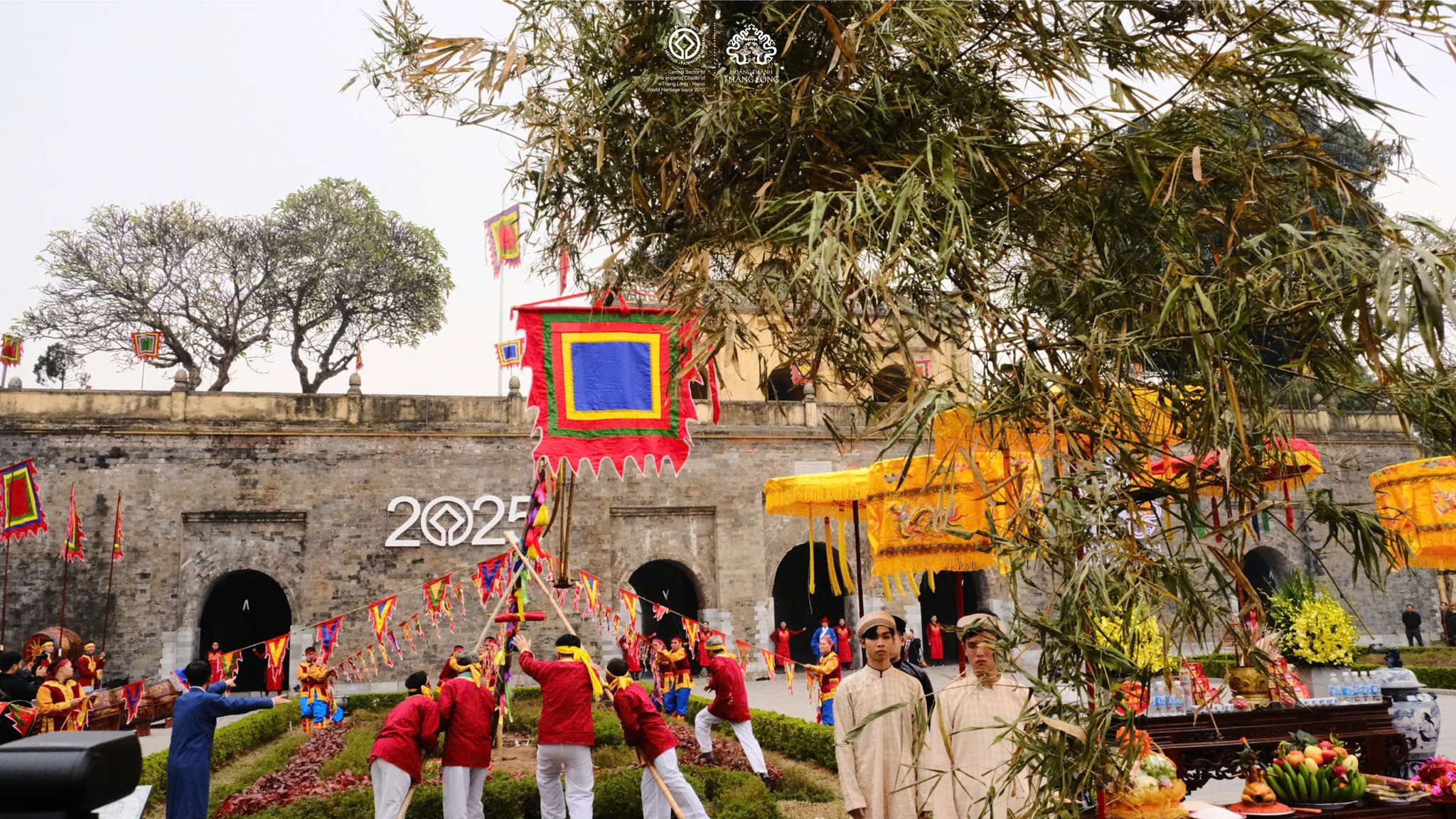 Ho&agrave;ng th&agrave;nh Thăng Long.