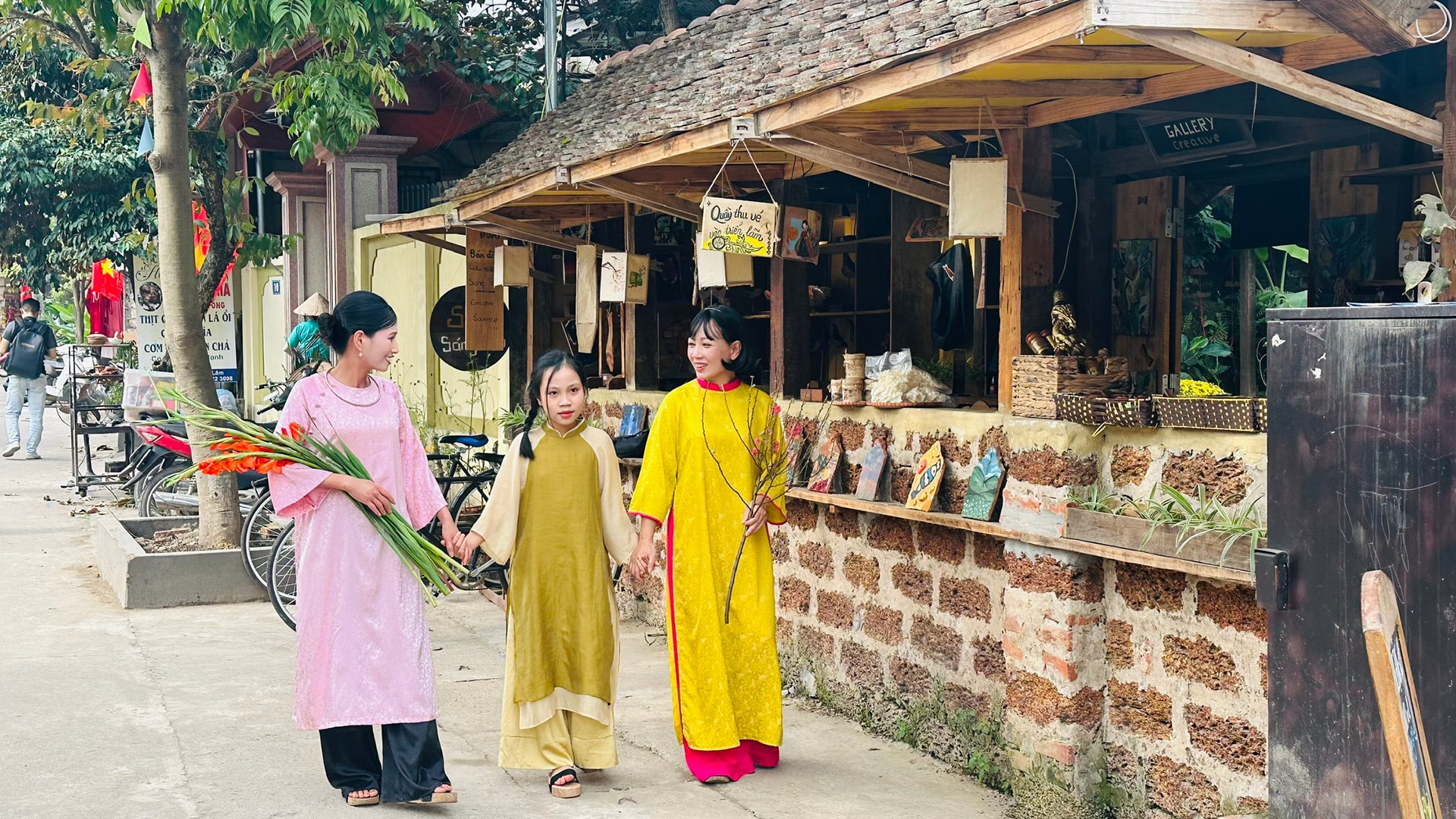 Làng cổ Đường Lâm.