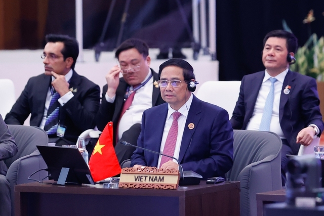 Prime Minister attends ASEAN leaders' interface with ASEAN business representatives