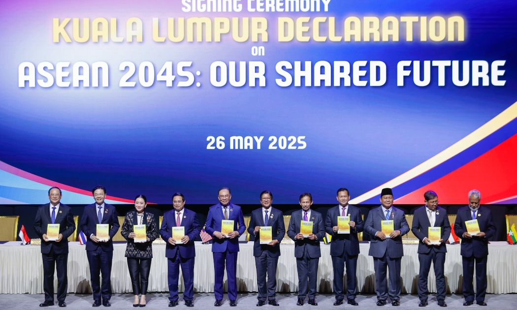 Thủ tướng Phạm Minh Chính cùng các nhà lãnh đạo ASEAN sau khi ký Tuyên bố