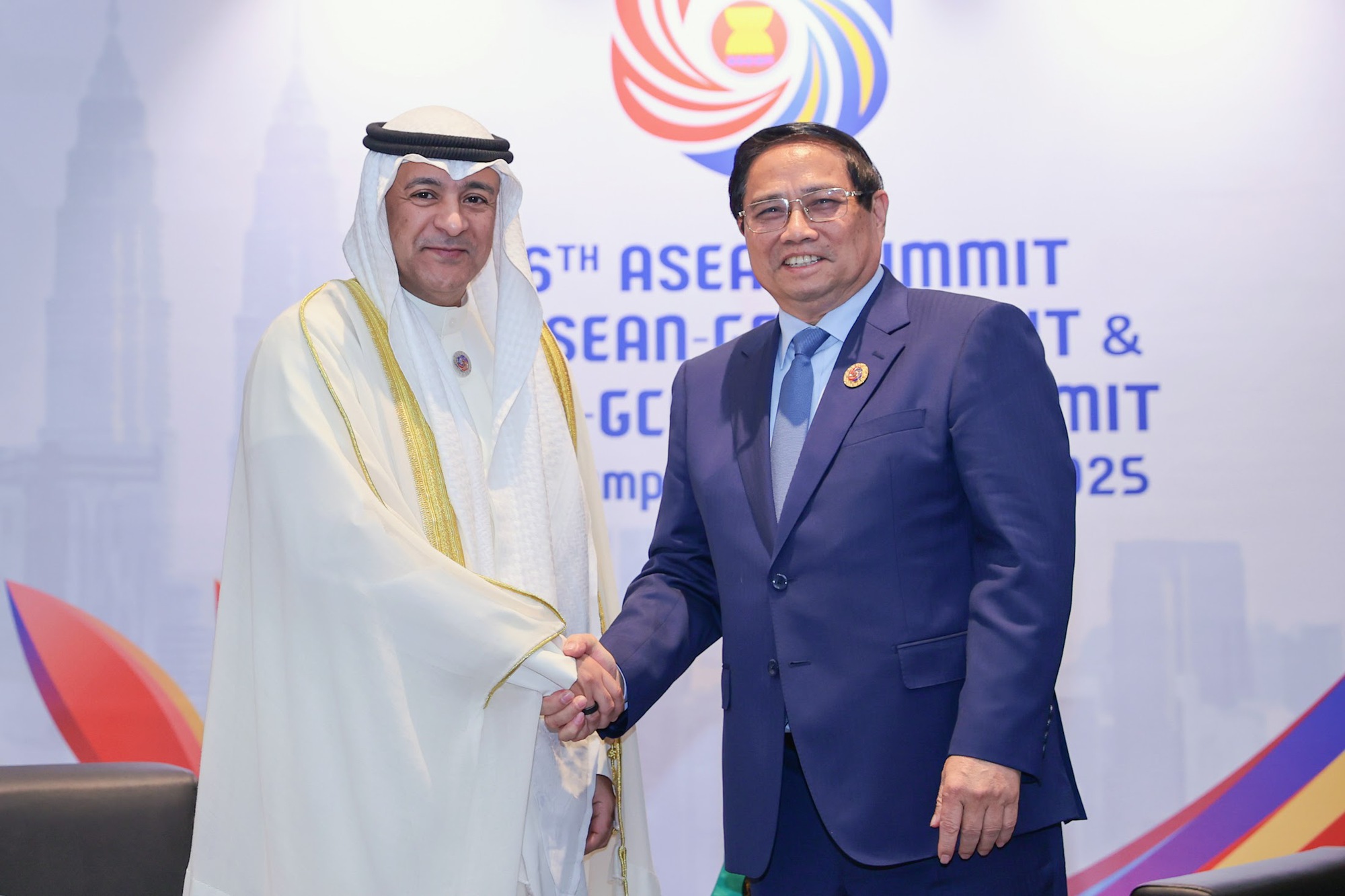 Thủ tướng Chính phủ Phạm Minh Chính đã gặp Tổng Thư ký Hội đồng Hợp tác vùng Vịnh (GCC) Jasem Mohamed AlBudaiwi - Ảnh: VGP