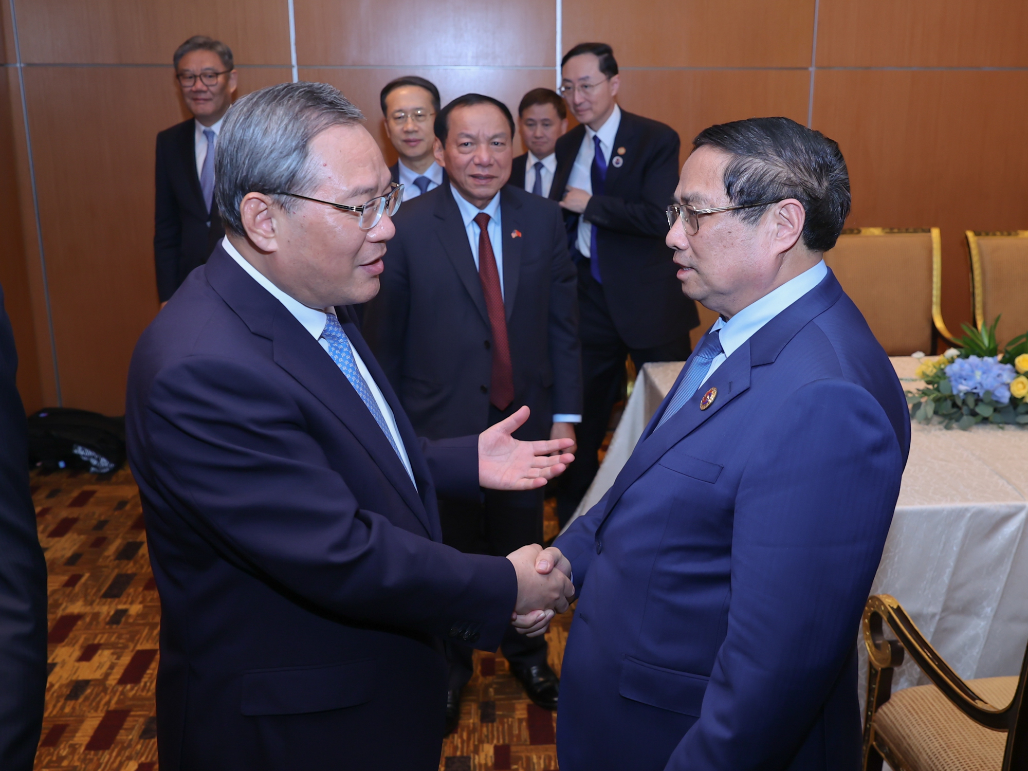 Thủ tướng Chính phủ Phạm Minh Chính và Thủ tướng Quốc vụ viện Trung Quốc Lý Cường - Ảnh: VGP