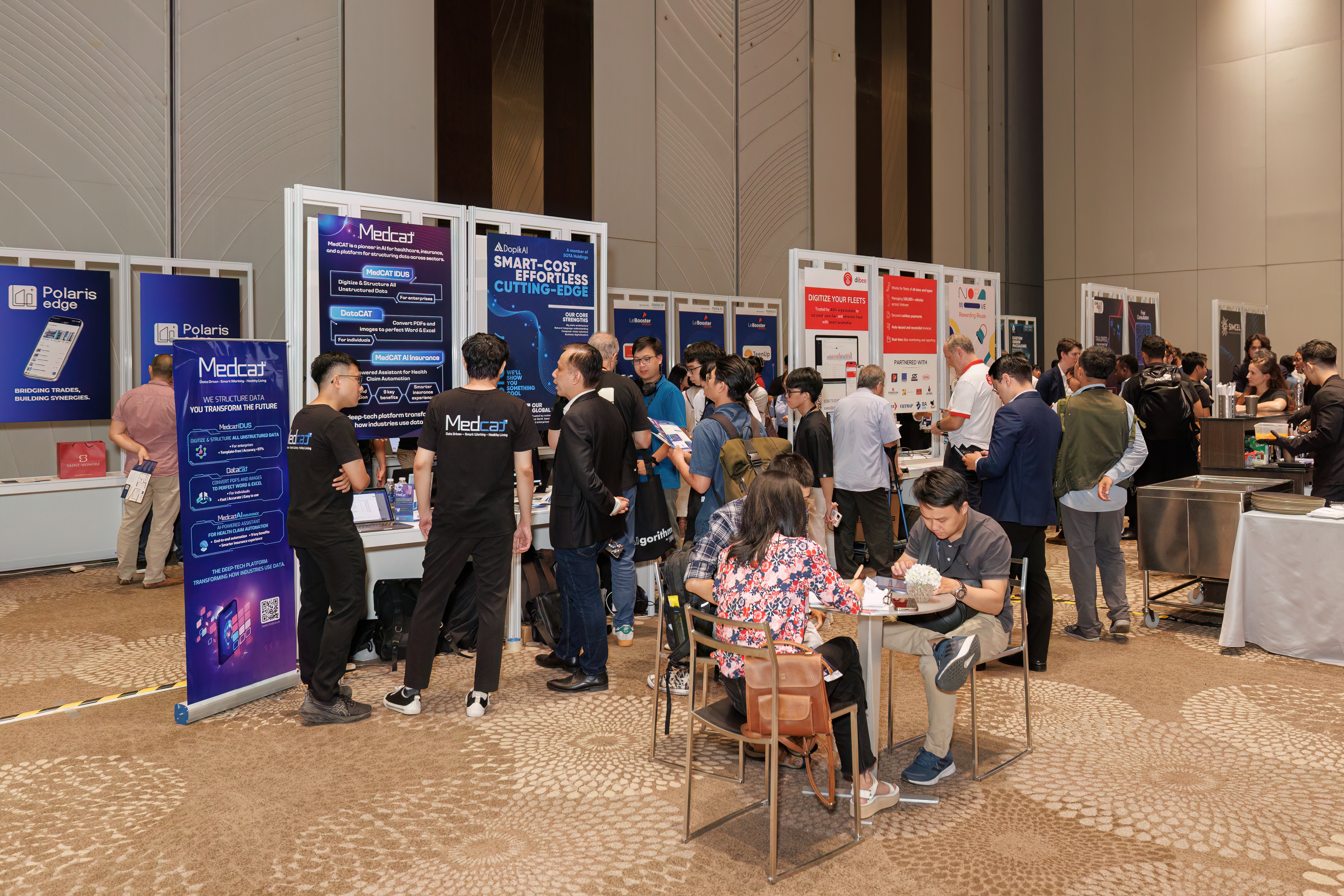French Tech Summit Vietnam 2025 quy tụ hơn 40 startup và các doanh nghiệp công nghệ hàng đầu đem đến xu hướng tiên phong. 