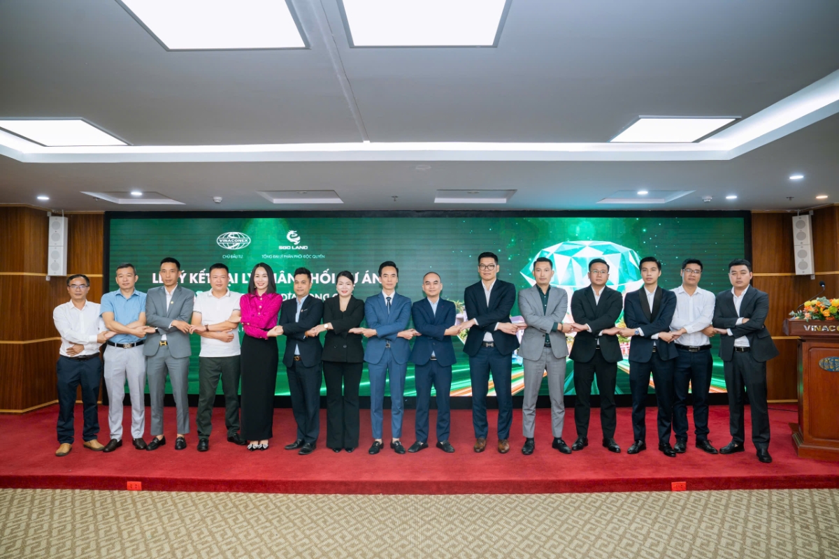 Đại diện Chủ đầu tư Vinaconex, Tổng đại l&yacute; độc quyền SGO Land c&ugrave;ng 11 đơn vị ph&acirc;n phối ch&iacute;nh thức dự &aacute;n Vera Diamond City.