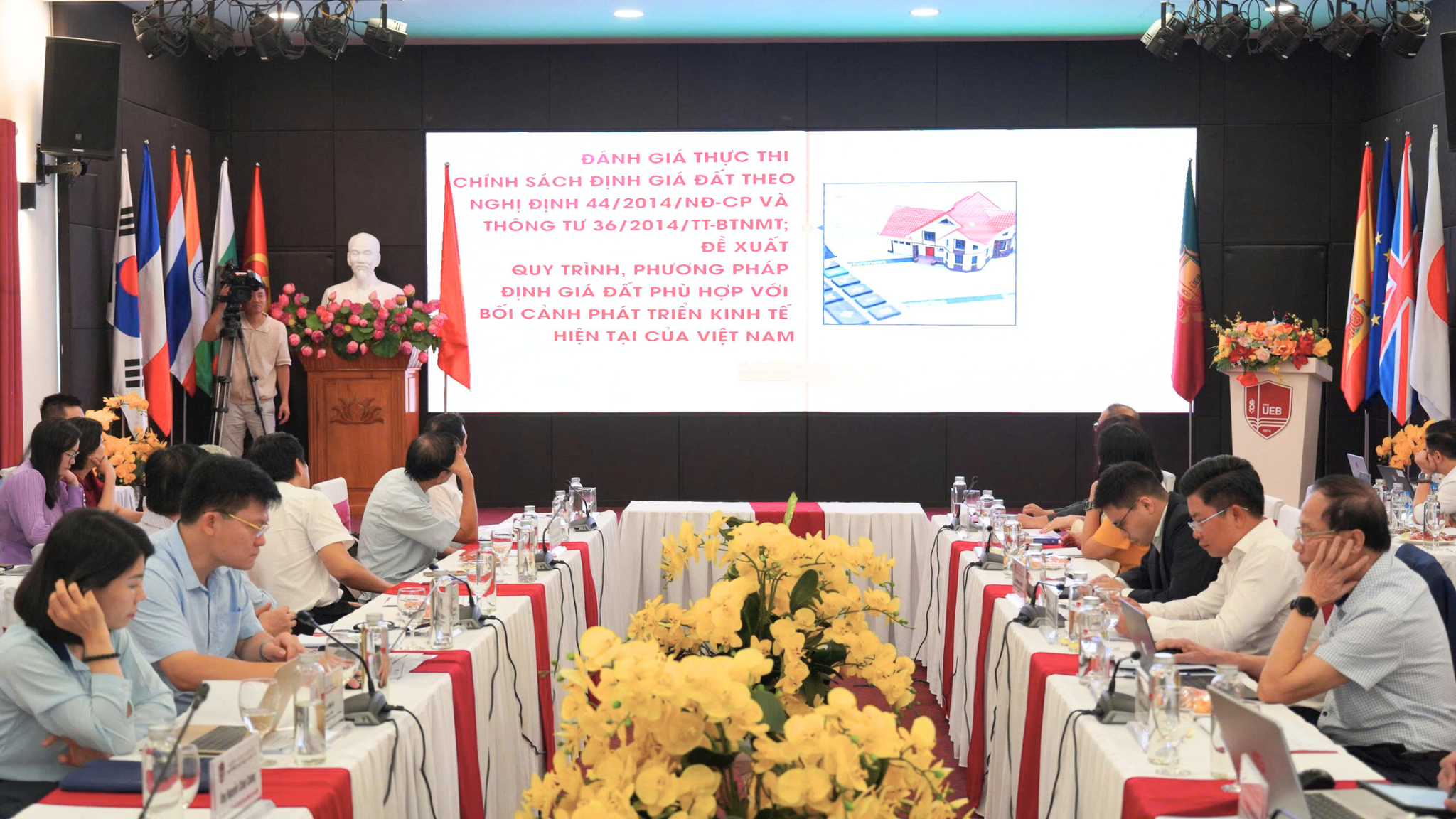 To&agrave;n cảnh Hội thảo&nbsp;&ldquo;Chuyển đổi số trong doanh nghiệp tư nh&acirc;n &ndash; Hướng tới tăng trưởng hai con số tại Việt Nam&rdquo;