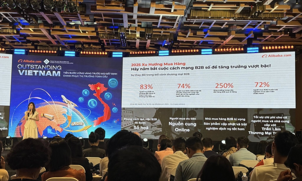 Hội nghị tập huấn “Outstanding Vietnam Tiến bước vững vàng trước mọi bất định - Chinh phục thị trường toàn cầu”, chiều 28/5 tại TP.HCM.