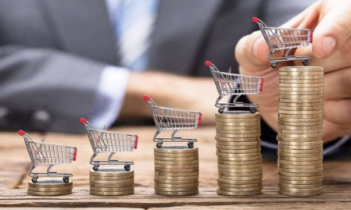 Định giá cổ phiếu bán lẻ đang ở mức cao lịch sử, áp lực điều chỉnh mạnh nếu sức mua hồi phục không đều