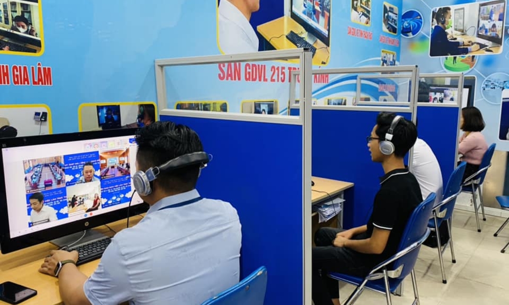 Kết nối, tư vấn việc làm cho người lao động. Ảnh: PM. 