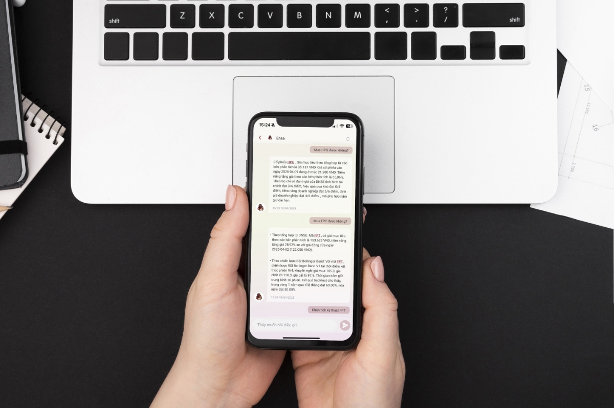 Trợ l&yacute; chứng kho&aacute;n ảo Ensa của DNSE hỗ trợ ph&acirc;n t&iacute;ch, tổng hợp th&ocirc;ng tin, đ&aacute;nh gi&aacute; doanh nghiệp... 24/7.