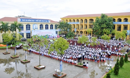 Giữ ổn định hệ thống trường học, trạm y tế tại địa phương khi sáp nhập 