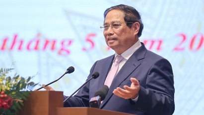 Prime Minister chairs  dialogue with businesses