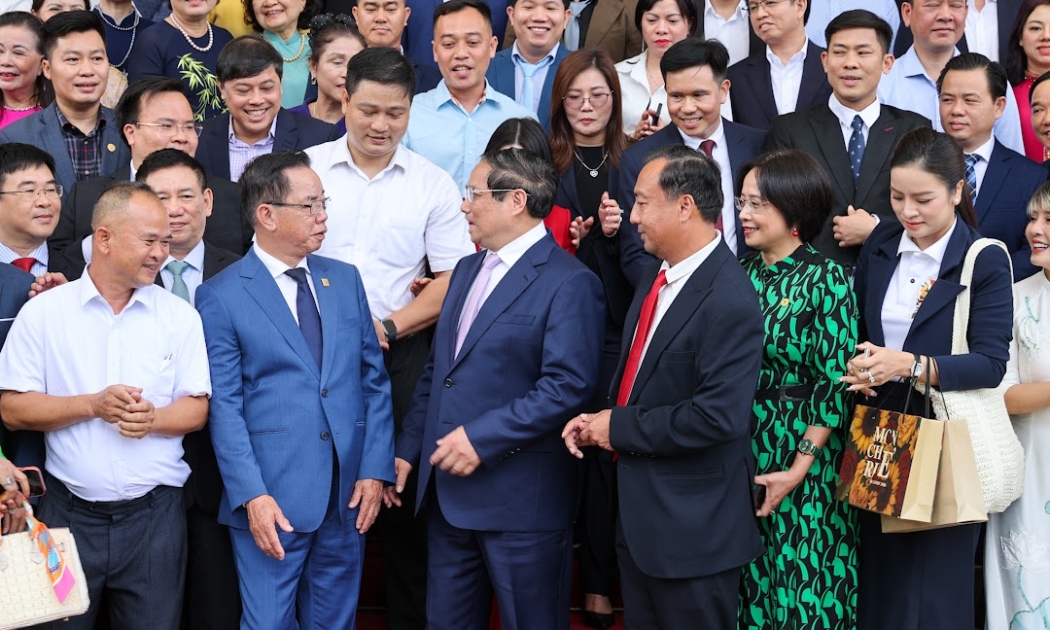 Thủ tướng Phạm Minh Chính gặp gỡ các doanh nghiệp.