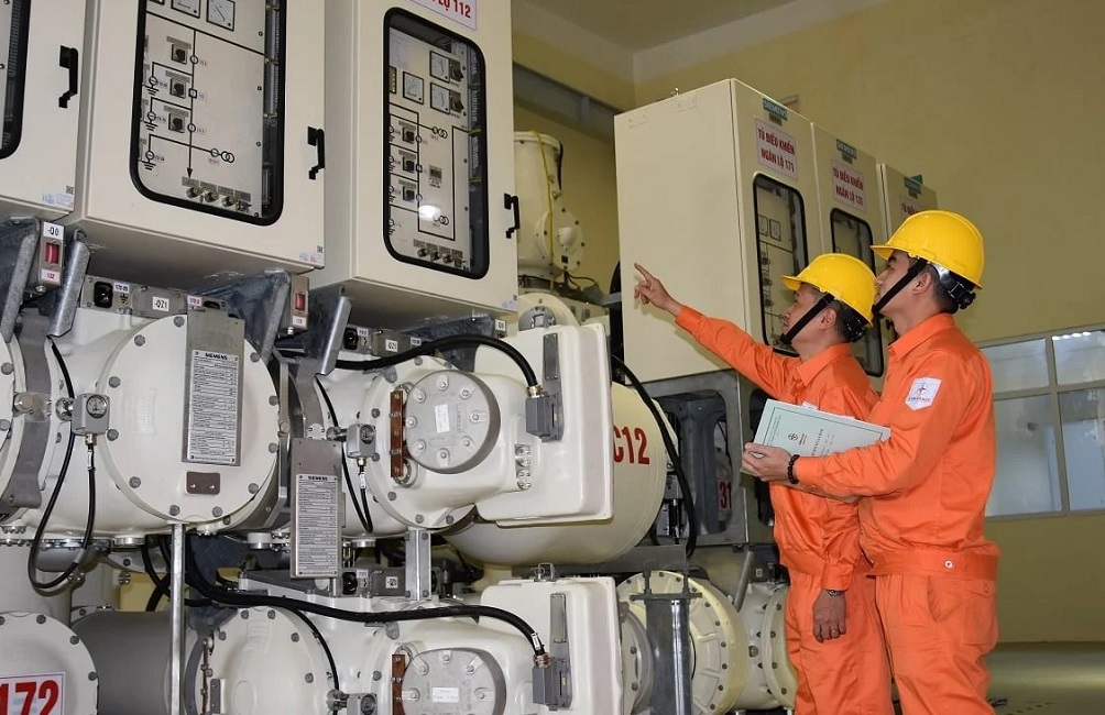 Theo Quyết định 14/2025/QĐ-TTg, giá bán lẻ điện sinh hoạt thấp nhất khoảng 1.984 đồng/kWh và cao nhất là 3.967 đồng/kWh (chưa bao gồm thuế VAT).