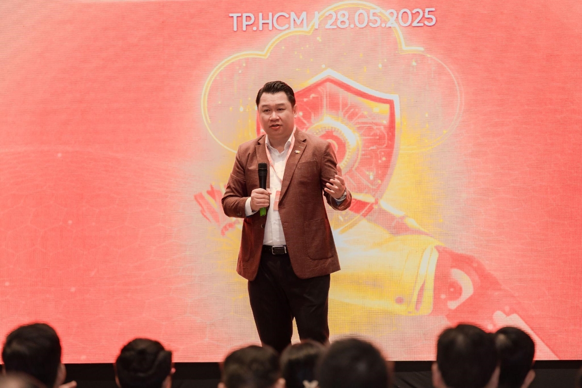 &Ocirc;ng L&ecirc; Quang Vĩnh Ph&uacute;c, FPT ph&aacute;t biểu tại sự kiện. Nguồn ảnh: Elite JSC.