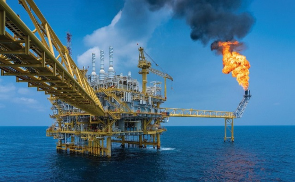Ngành dầu khí là một trong những nguồn đóng góp chính vào phát thải khí nhà kính. (Ảnh minh họa).