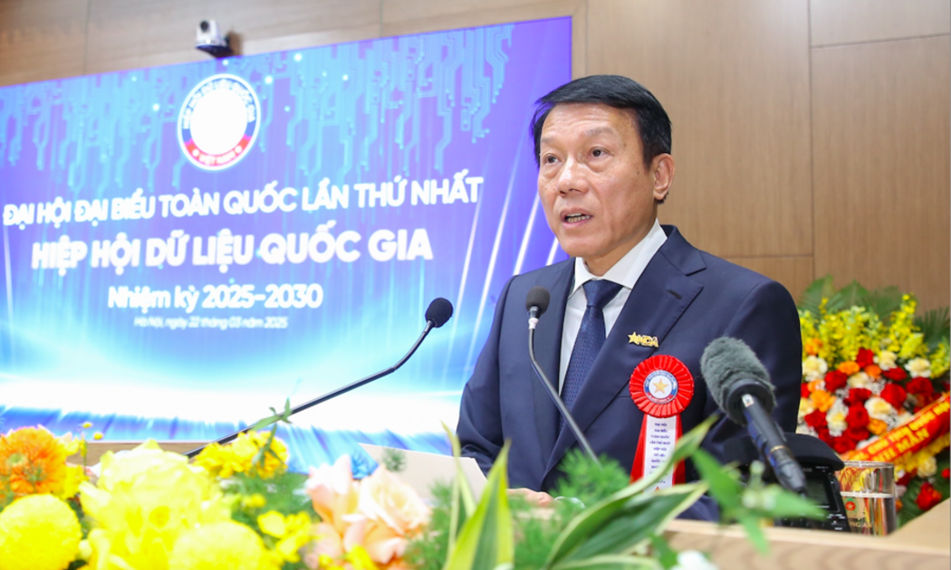 Đại tướng Lương Tam Quang, Ủy viên Bộ Chính trị, Bộ trưởng Bộ Công an, Chủ tịch Hiệp hội Dữ liệu quốc gia.