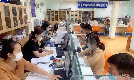 Giữ nguyên chế độ, lương, phụ cấp của cán bộ, công chức cấp tỉnh, xã trong 6 tháng sau sắp xếp