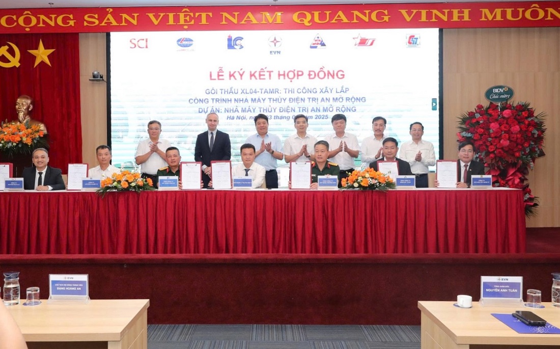 Lễ k&yacute; hợp đồng g&oacute;i thầu XL04-TAMR.