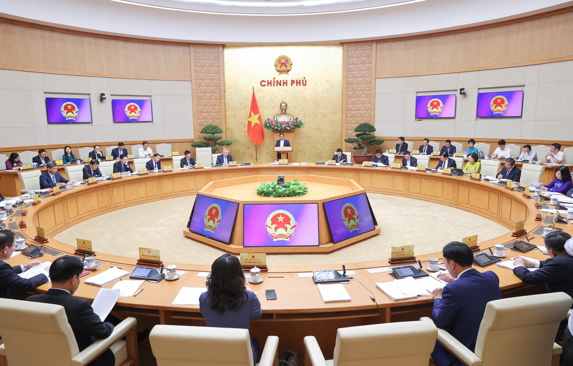 Quang cảnh phiên họp. Ảnh: VGP.