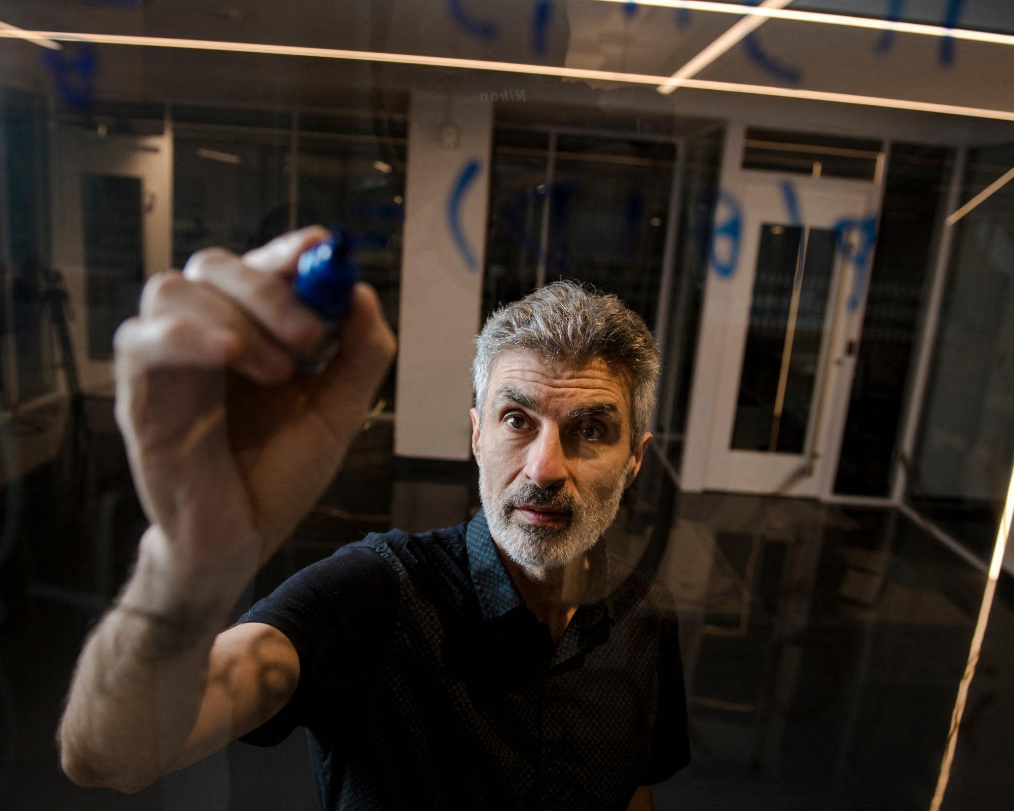 Ông Yoshua Bengio là một trong những người 'cha đỡ đầu' của AI.