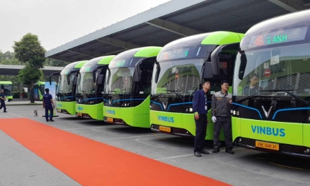 Hà Nội khánh thành tuyến xe buýt điện kết nối với tuyến đường sắt đô thị Cát Linh - Hà Đông sang khu vực Đông Anh