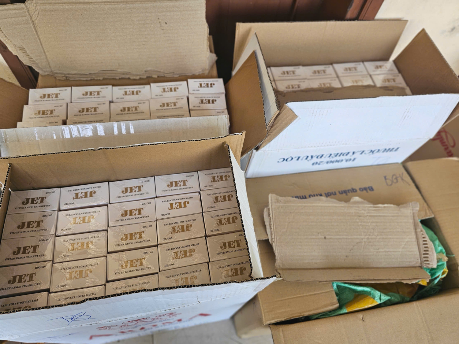 Số thuốc l&aacute; nhập lậu bị thu giữ