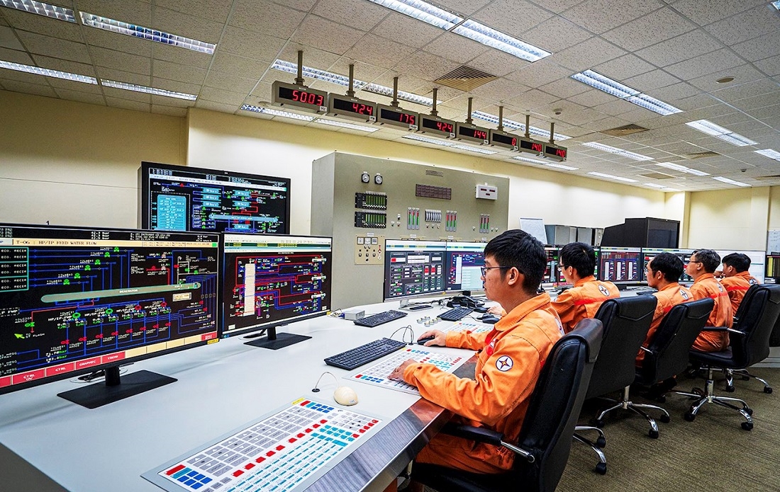 Thủ tướng y&ecirc;u cầu vận h&agrave;nh hệ thống điện quốc gia an to&agrave;n, ổn định, li&ecirc;n tục, đ&aacute;p ứng nhu cầu điện trong c&aacute;c th&aacute;ng cao điểm năm 2025 v&agrave; thời gian tới.