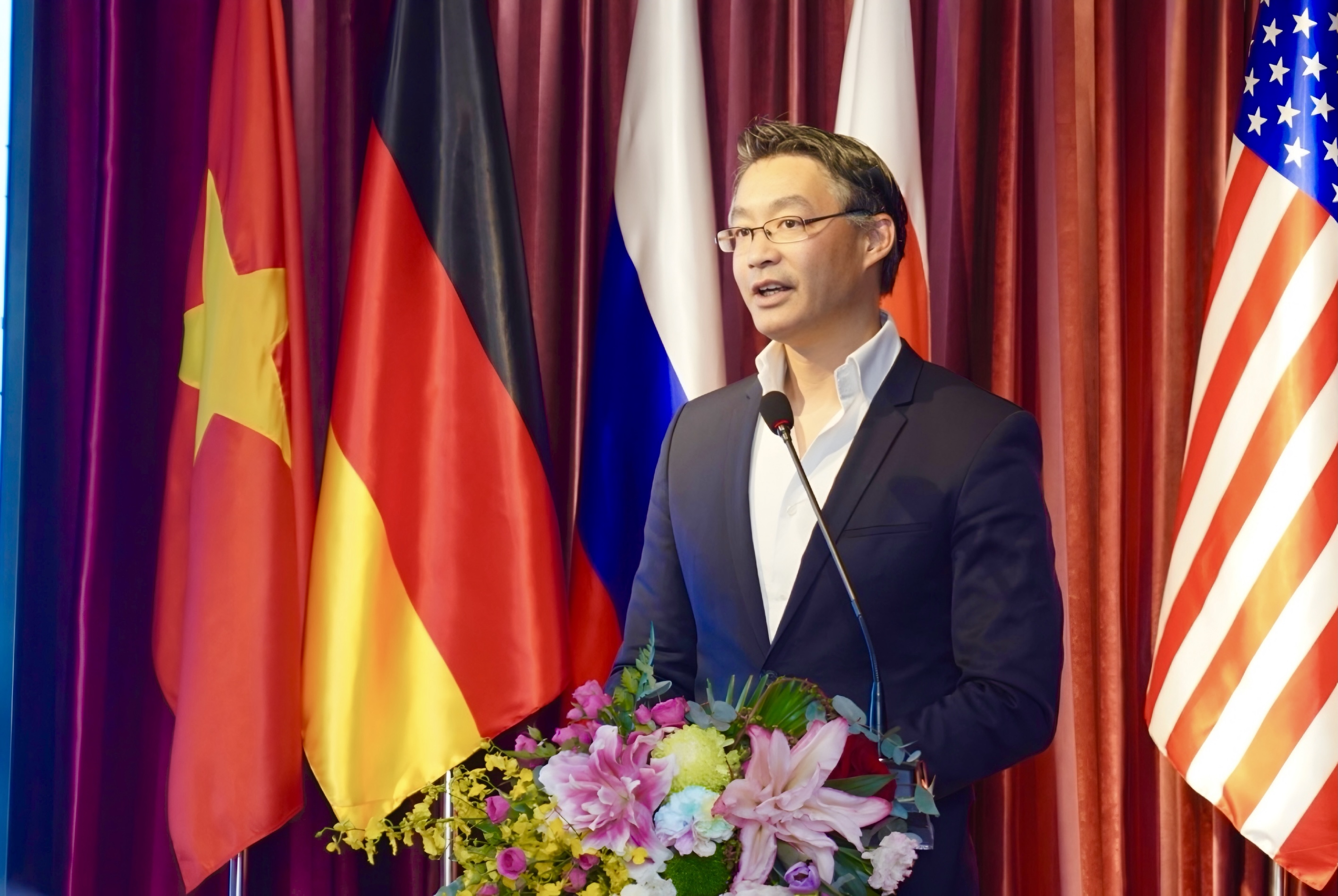 Tiến sĩ Philipp R&ouml;sler &ndash; Nguy&ecirc;n Ph&oacute; Thủ tướng Đức - tham gia v&agrave;o Hội đồng quản trị c&ocirc;ng ty nhiệm kỳ 2022-2027. Ảnh: Vietjet.