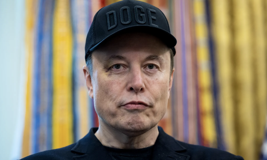 Elon Musk khi còn làm việc ở Nhà Trắng - Ảnh: Bloomberg.