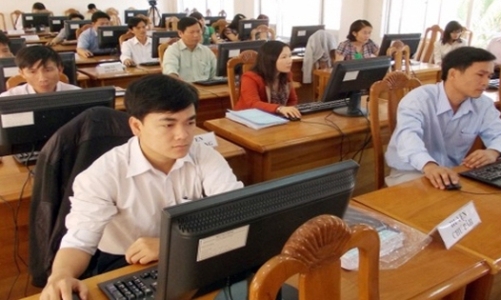 Bộ Nội vụ: Đề nghị tăng độ tuổi công chức được cử đi đào tạo sau đại học lên 45 tuổi