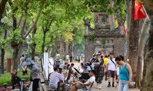 Bán lẻ hàng hóa và doanh thu dịch vụ tiêu dùng tháng 5 tăng 10,2% 