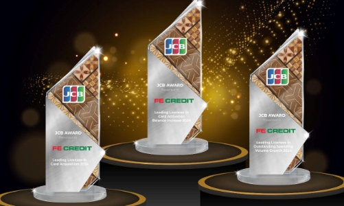 FE CREDIT lập cú hat-trick tại giải thưởng thẻ JCB