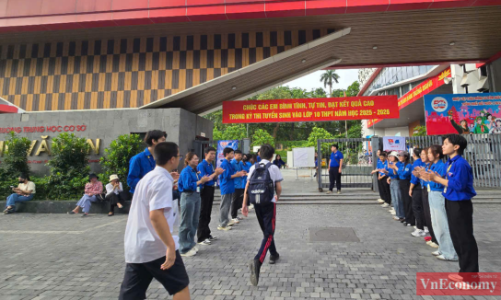 [Phóng sự ảnh] Học sinh Hà Nội bắt đầu chinh phục kỳ thi vào lớp 10