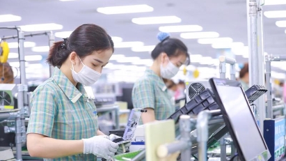 Vietnam sees nearly 112,000 new and returning businesses in 5M