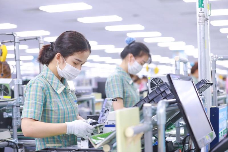 Vietnam sees nearly 112,000 new and returning businesses in 5M