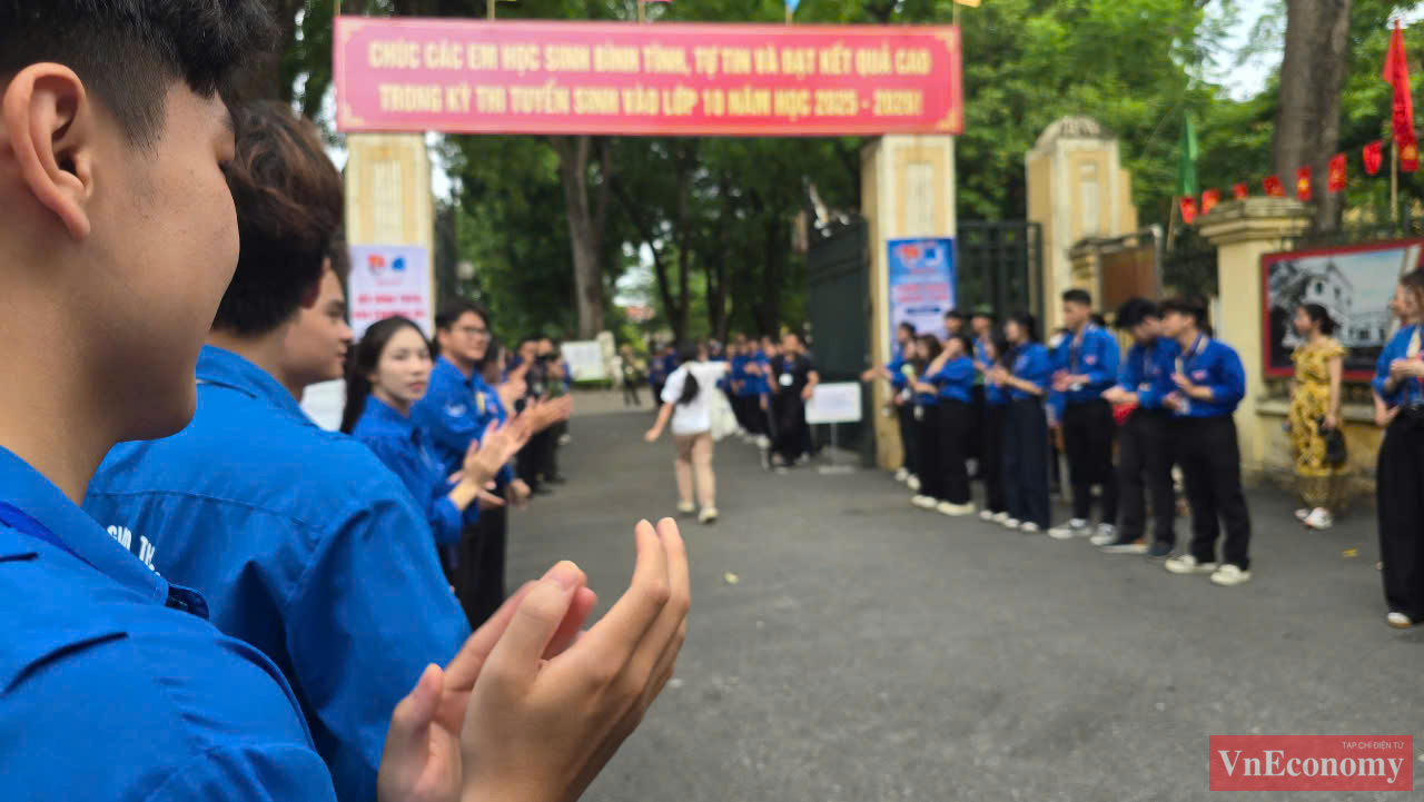 Một trong những nguyên tắc xét tuyển vào trường công lập của Sở GDĐT Hà Nội là thí sinh phải làm đủ cả 3 bài thi (Toán, Ngữ văn, Ngoại ngữ), nếu thiếu một bài sẽ không có cơ hội tham gia xét tuyển.