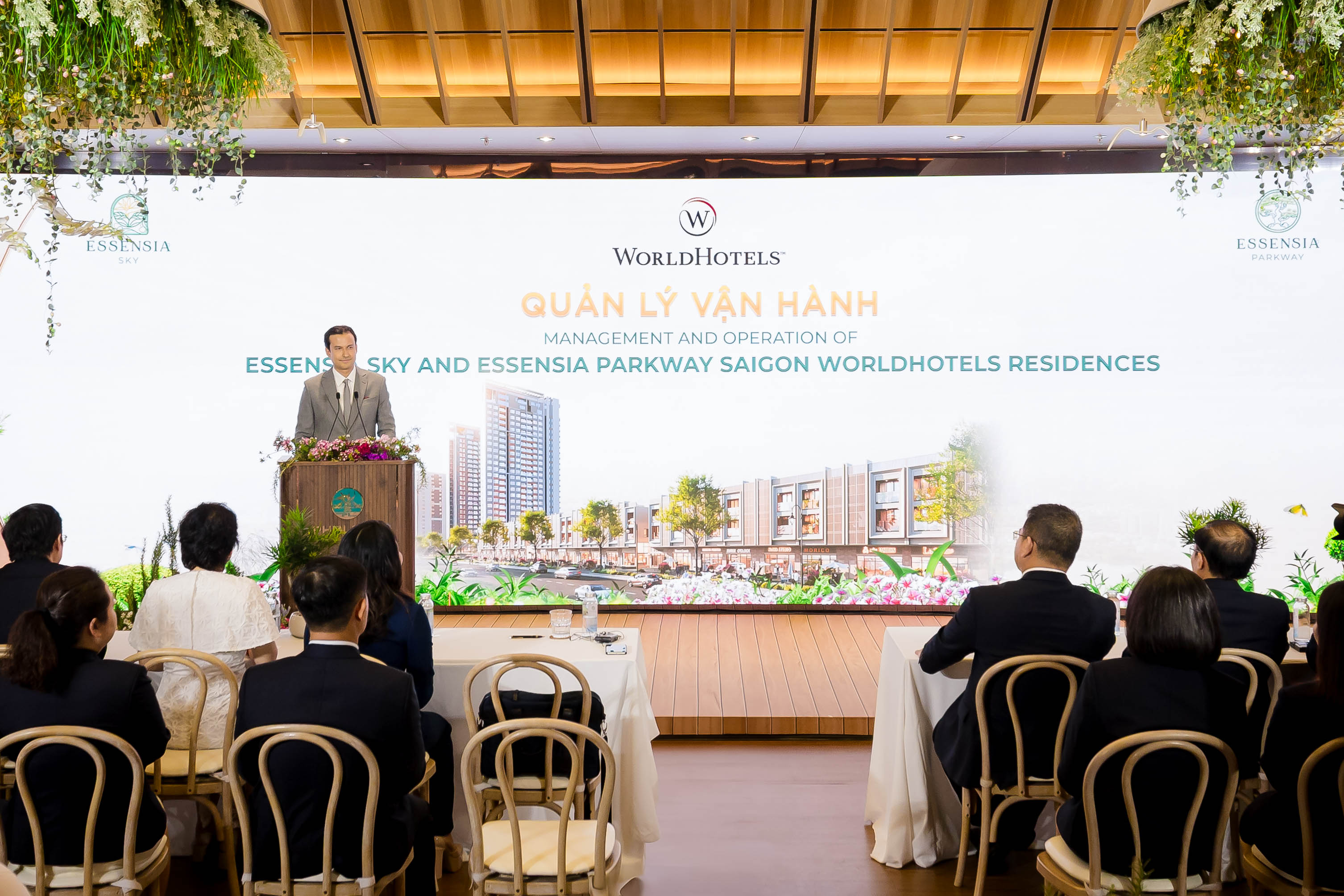 Đại diện Tập đoàn BWH® Hotels - Chủ sở hữu thương hiệu WorldHotels™, ông Cyrill Czerwonka - Tổng giám đốc Điều hành & Phát triển Kinh doanh - Khu vực Châu Á Thái Bình Dương phát biểu.
